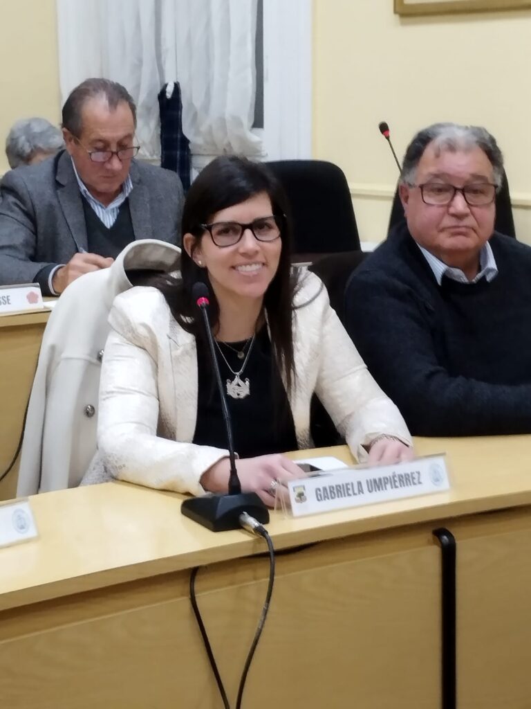 Gabriela Umpiérrez, edila de Lista 58 y Alcides Larrosa edil de la Lista 79, ambos del Partido Nacional.