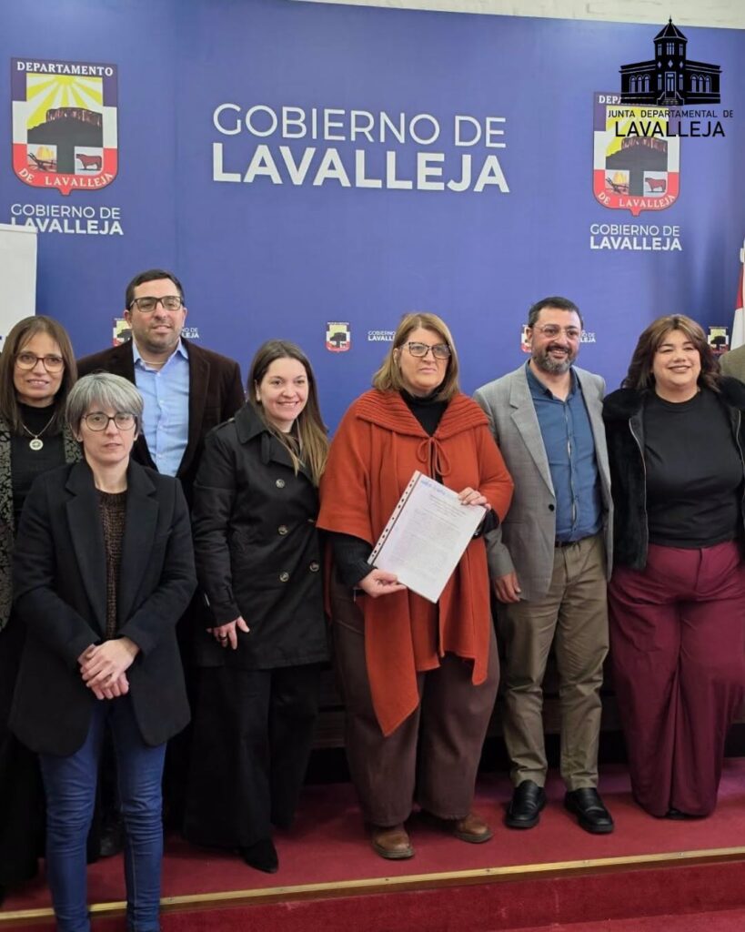 Firma de convenio entre la Junta Departamental y UTU