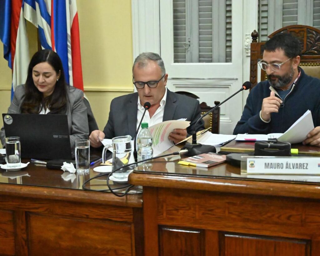 Sesión extraordinaria de la JDL con la presencia del intendente Ximénez