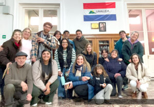 Integrantes de la Comisión Electoral, quienes conforman las listas 100 y 27.