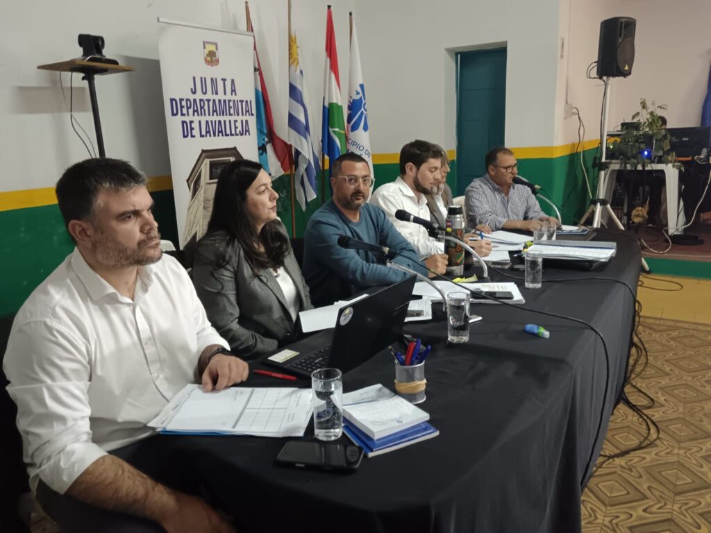 Histórico: reunión de la Junta Departamental de Lavalleja en Zapicán.