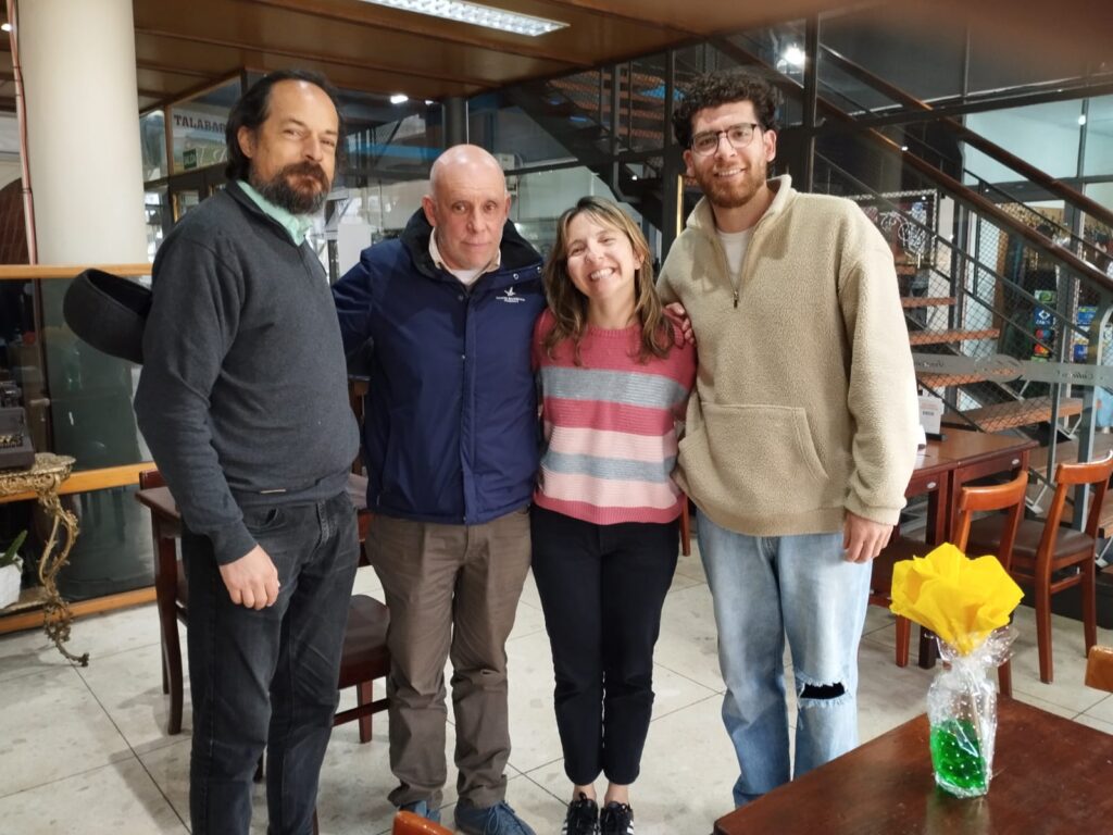 Limber Santos acompañado por Julio Ibarra, Laura Cáceres y Fernando Brun.