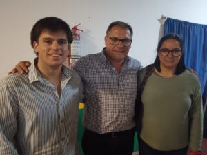 Fabián Miraballes, Alcalde de Zapicán, junto a los Concejales Serafín Vázquez y Magela Irabedra.