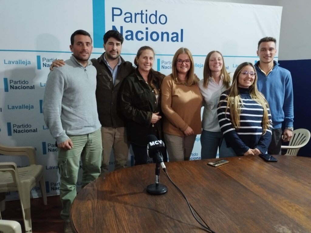 José Rojas, Gabriel Gutiérrez, Carol Aviaga, María Noel Pereira, Martina Castro, Delfina Ledesma y Federico Rodríguez.