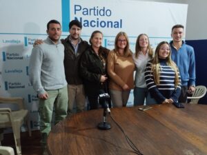 José Rojas, Gabriel Gutiérrez, Carol Aviaga, María Noel Pereira, Martina Castro, Delfina Ledesma y Federico Rodríguez.