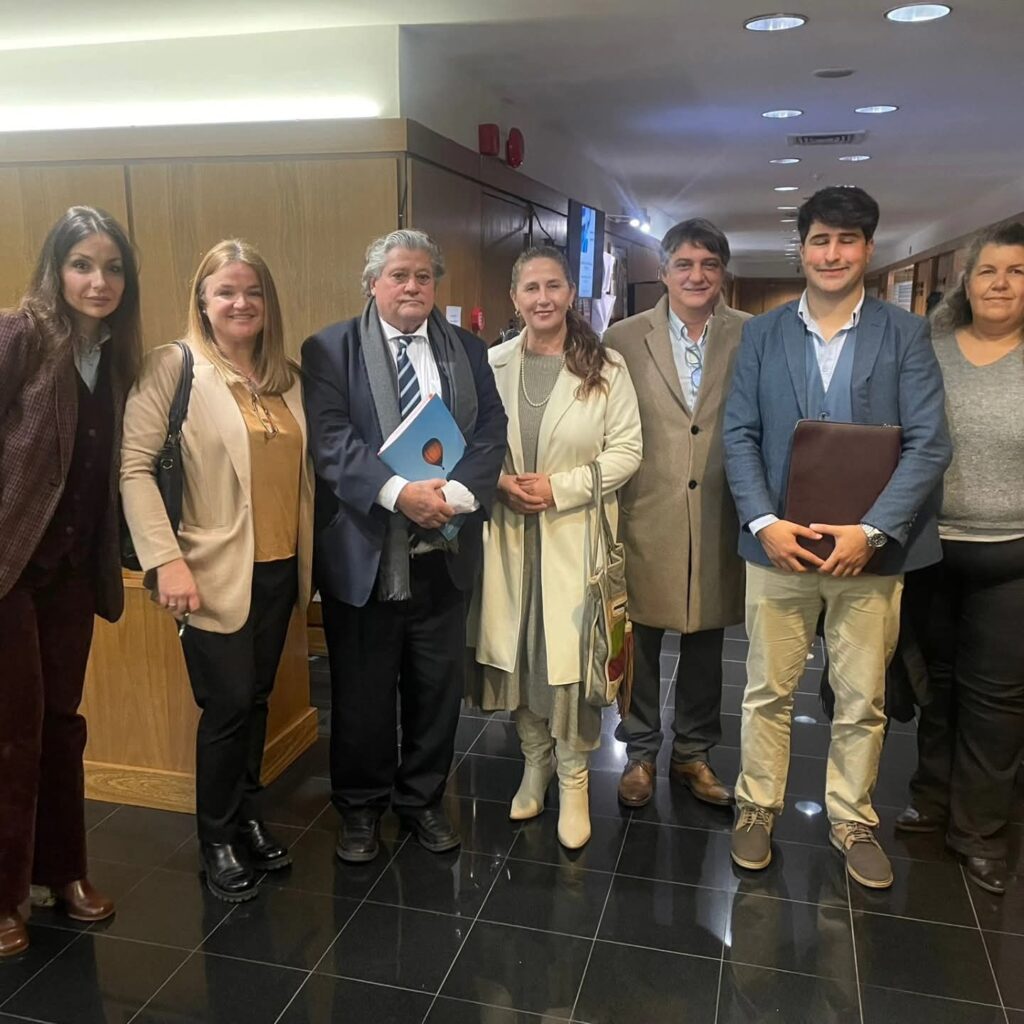 Ediles nacionalistas que estuvieron en el Parlamento el miércoles. (Foto: Facebook María Noel Pereira, edila del PN)