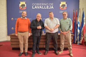 El director de ANV y asesores estuvieron ayer en Minas (Foto: Prensa IDL)