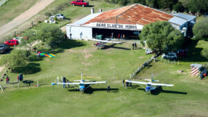El Aero Club de Minas fue fundado el 12 de octubre de 1940.