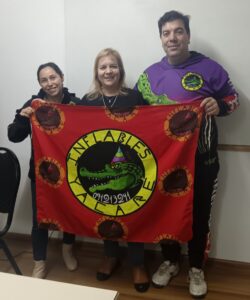 María Píriz, Ana Correa y Mauricio Martínez anunciaron las actividades del fin de semana en plaza Libertad.