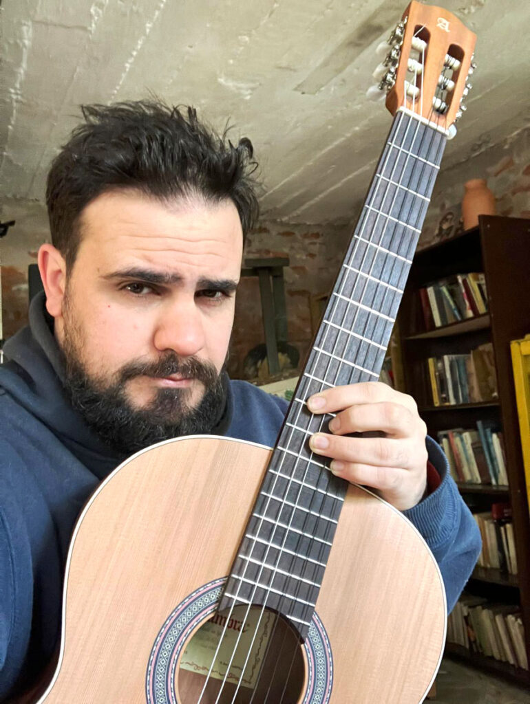 El músico minuano Rodrigo Vigo participó de un evento histórico: “200 Guitarras Uruguayas”.