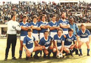 Sergio Marmolejo defendiendo a Sportivo Minas.