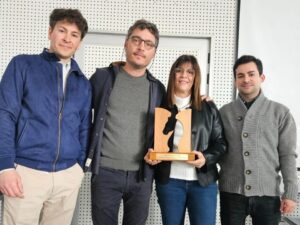 Andrés Benítez, Héctor Canadell (miembro del taller de ajedrez Minuano), Doris Jaureguito y Emilio Yocco