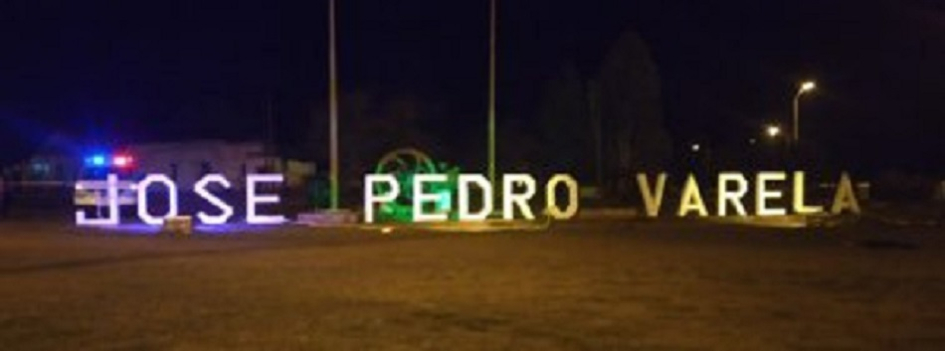 Cartel de ingreso a José Pedro Varela (Foto: Prensa Jefatura de Policía de Lavalleja)