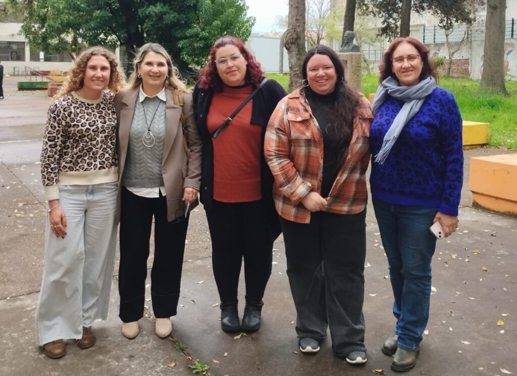 Valeria Castillo, Jaquelín Pintos, Carla González, Isabel Palma, y Rossana Gutiérrez.