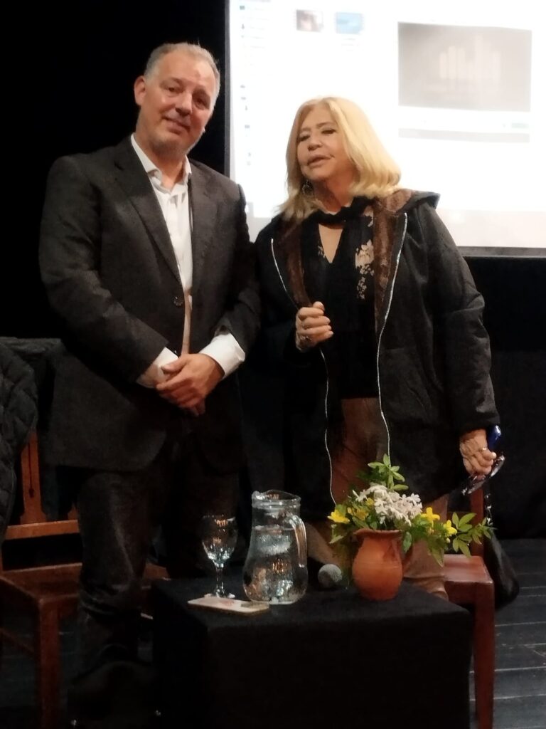 Gabriel Quirici y Mariela Leis en la presentación del proyecto UNED.