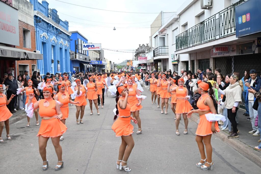 Alegría, color y mucho público en el desfile de categorización (Foto: Prensa IDL)