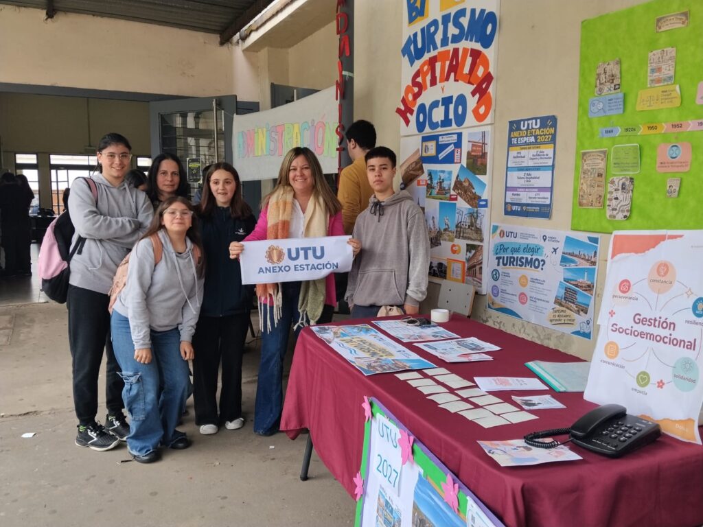 Exitosa feria estudiantil en la UTU Minas.