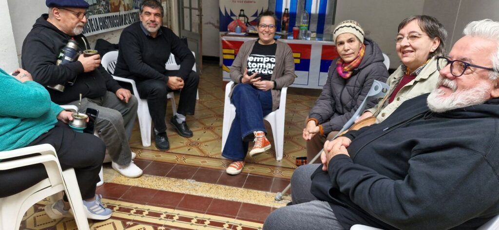Andrade junto a integrantes de la Comisión Departamental de Sitios de Memoria y a referentes locales de su partido.
