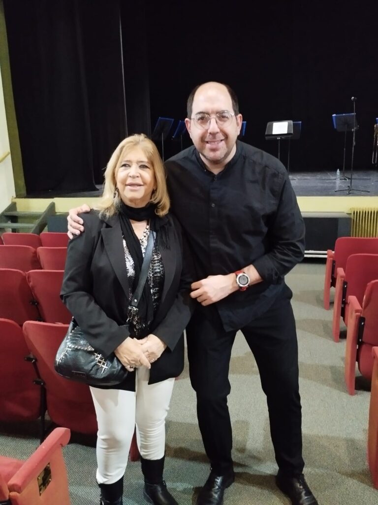Mariela Leis, directora de Cultura de la IDL y el maestro César Roig, director de Ensamble de trombones y tubas.