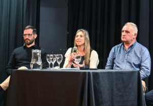 Daniel Ximénez y Ana Laura Caram en el lanzamiento del curso sobre destinos turísticos inteligentes.