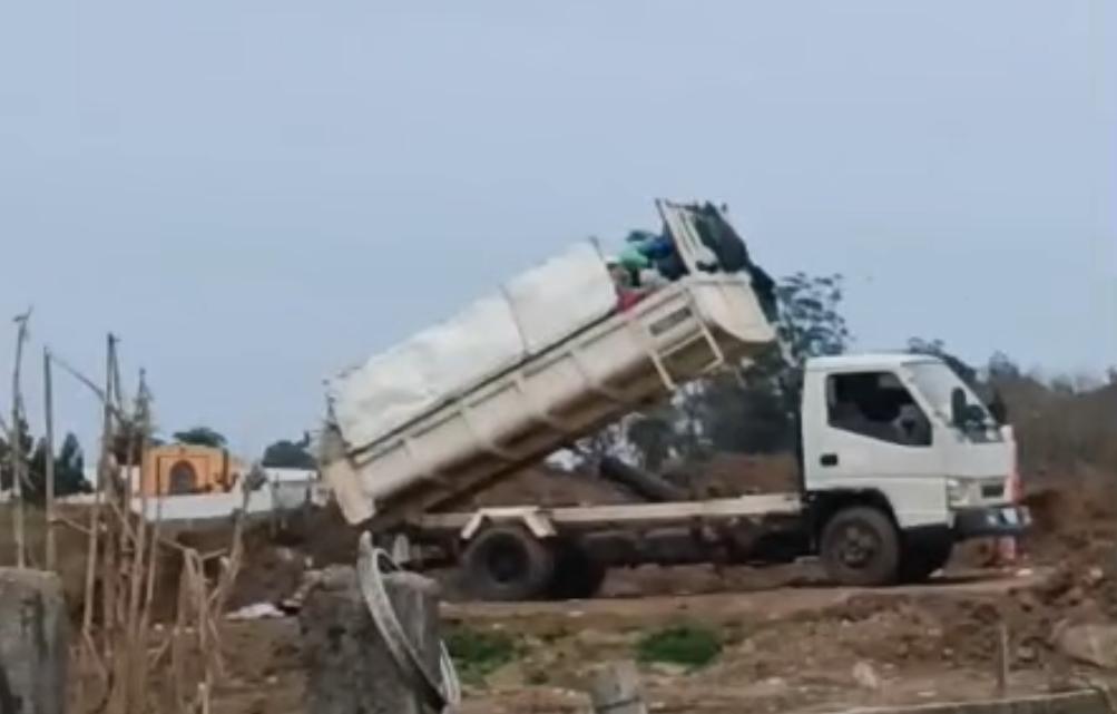 Residuos en un predio privado de José Batlle y Ordóñez (Foto: gentileza de El Pueblo)